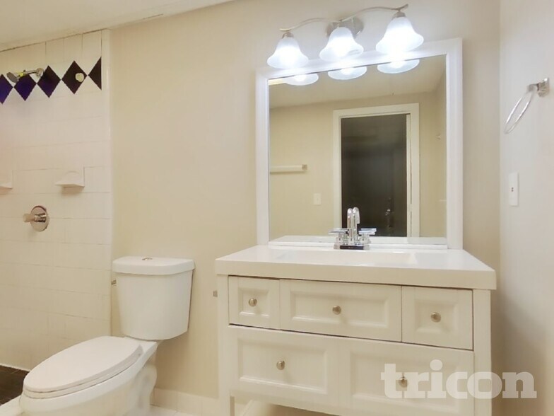 Building Photo - 2211 Ashton Dr