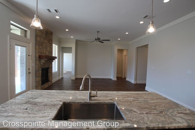 Building Photo - 4 br, 2.5 bath House - 1243 Nate Circle