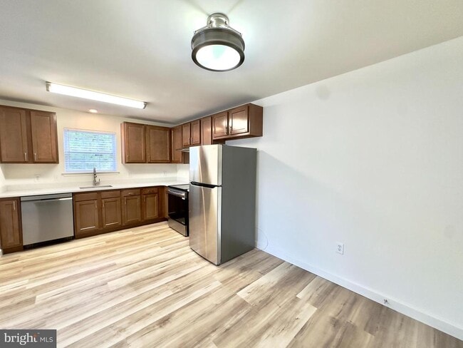 Building Photo - 16 SEQUOIA Dr