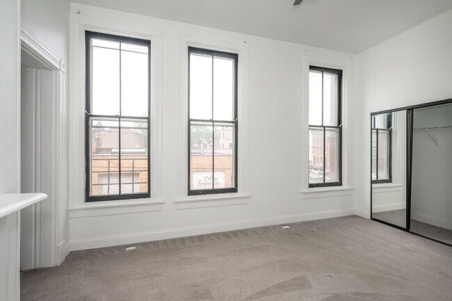 Building Photo - 1126 Walnut St