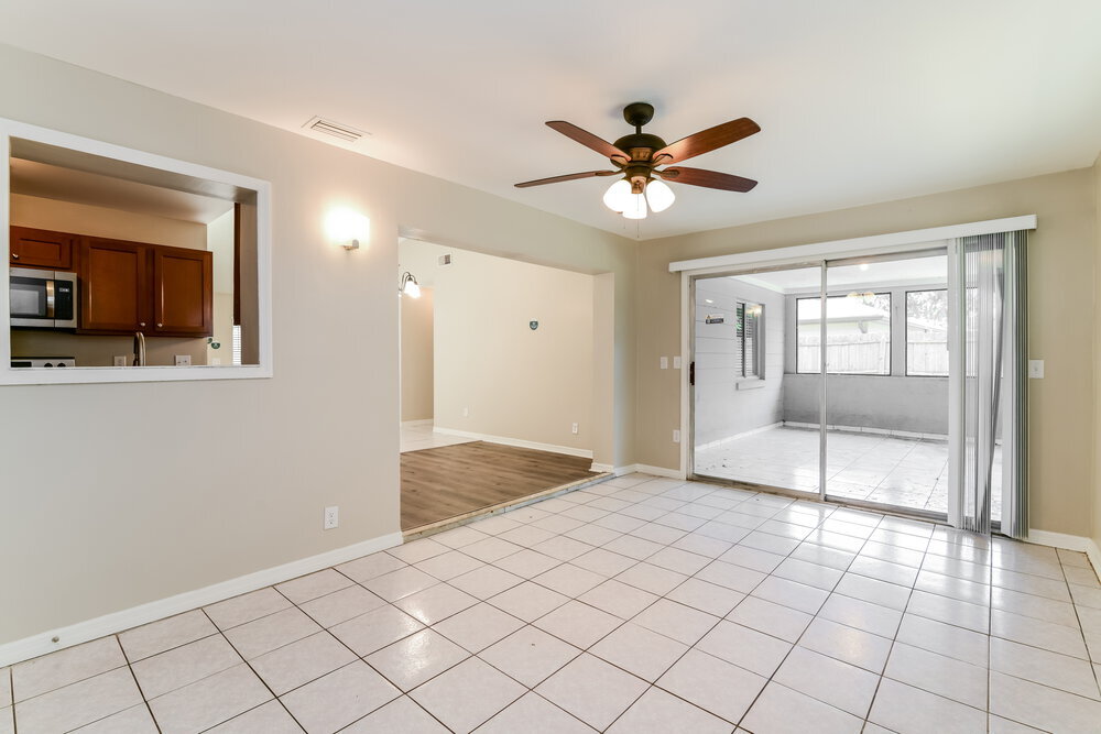 Building Photo - 724 Iowa Woods Cir E