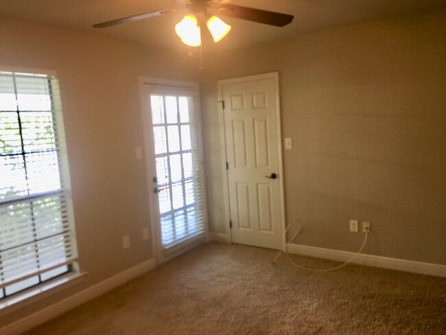 Building Photo - MAISON ROUGE TOWNHOMES  2BR/2.5BT  OFF COU...