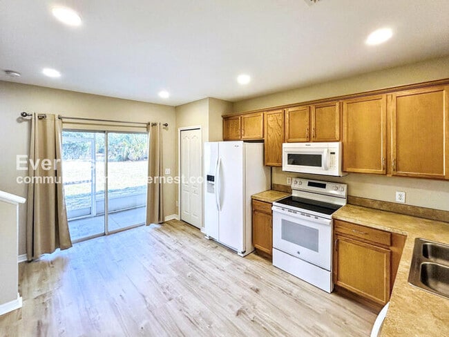 Building Photo - 16351 Swan View Cir