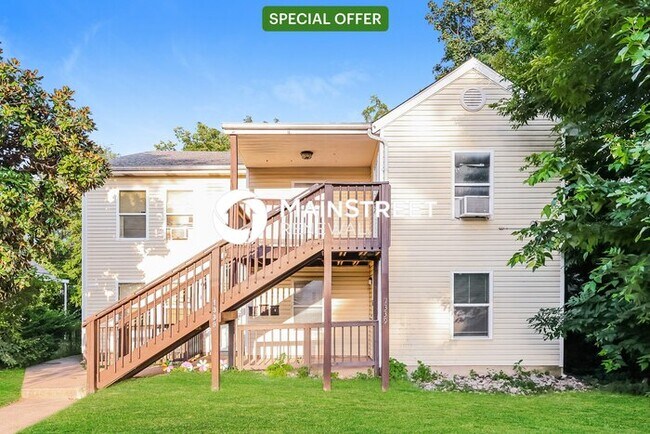 Primary Photo - 3 Bedroom Pet-Friendly Home in Louisville,...