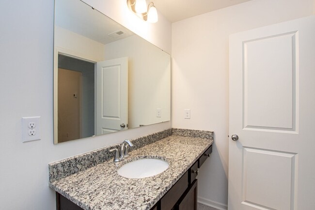 Building Photo - BEAUTIFUL 3 Bedroom Town home Bonterra Village - APRIL 2026