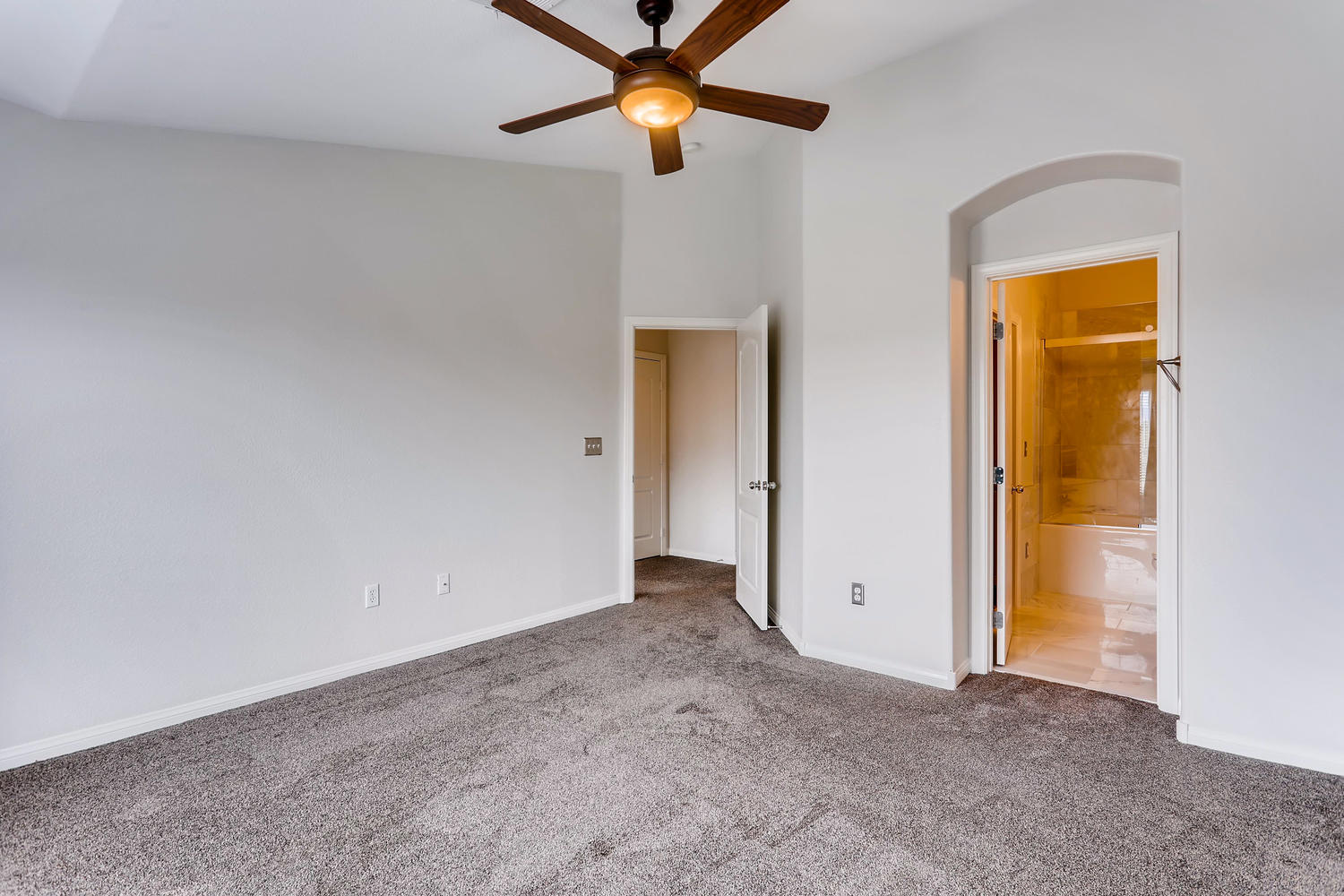 Building Photo - 2750 Fountain Ridge Ln