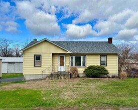 Building Photo - 111 Round Hill Rd