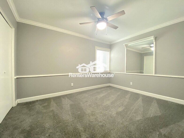 Building Photo - 1505 N Center St