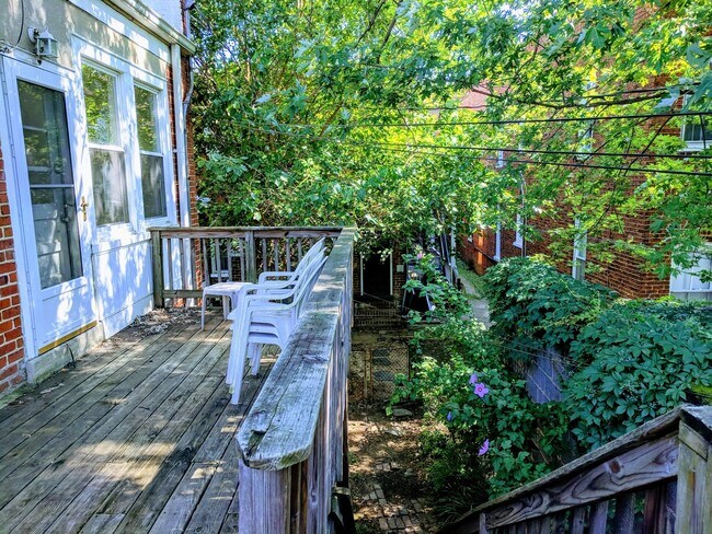 Building Photo - 119 N Robinson St