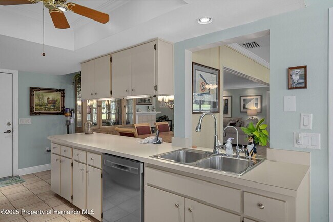 Building Photo - 7167 Crown Oaks Dr