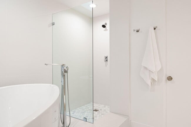 Building Photo - 47 N Kavenish Dr