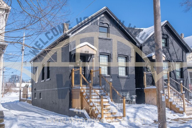 Building Photo - Stunning 2 Bedroom Single Family Home in B...