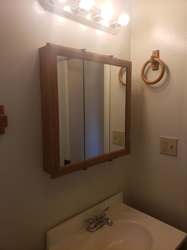 Building Photo - 940o