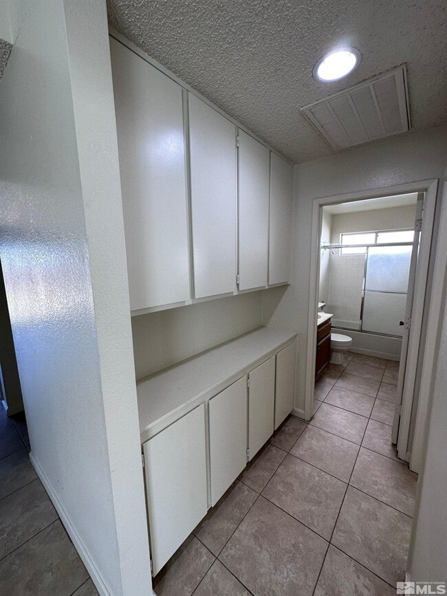 Building Photo - 1841 Burnside Dr
