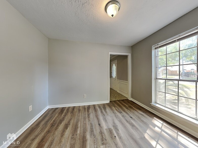 Building Photo - 15110 Gladebrook Dr