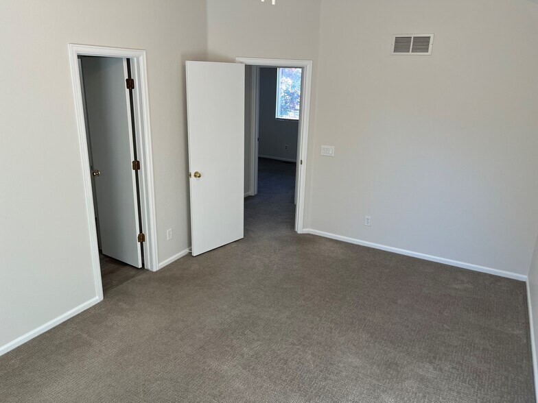 MASTER BEDROOM - 9688 Harris Cir