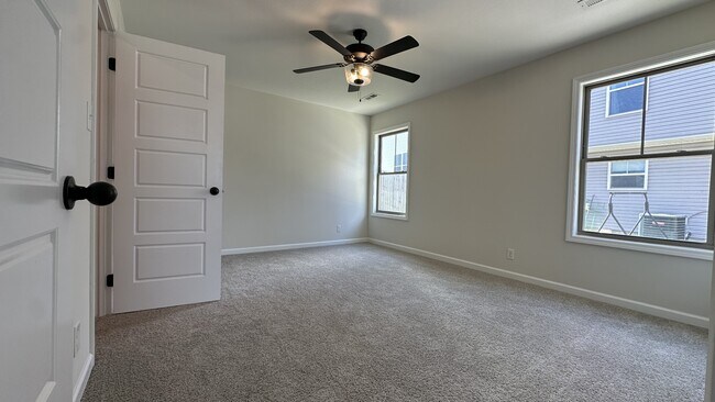 Building Photo - 155 Waterwheel Cir