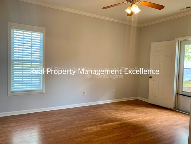 Building Photo - 110 Caribbean CT'