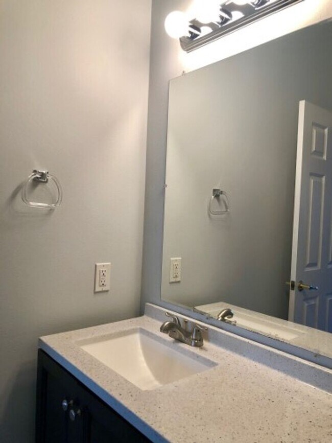 Building Photo - Vaulted Ceilings, Fireplace, LVP Flooring,...