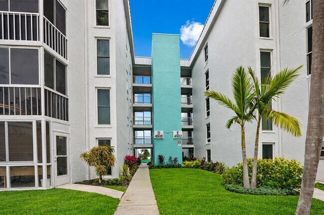 Building Photo - 4908 38th Way S