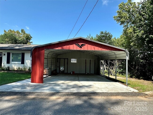 Building Photo - 811 Kennedy St