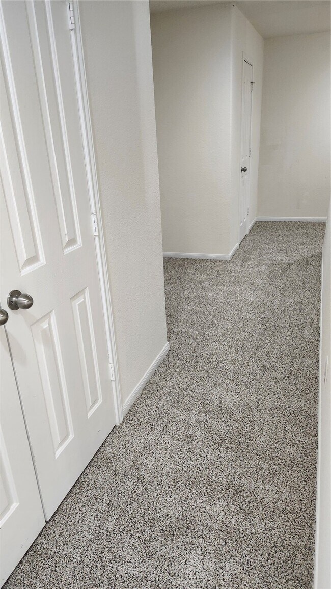 Building Photo - 17122 Amarose Dr