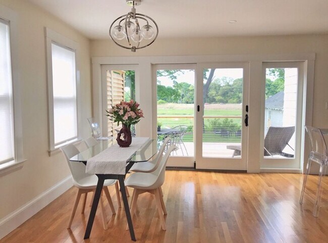 Building Photo - Winter Rental: 10A Gloucester Ave. (Utilit...