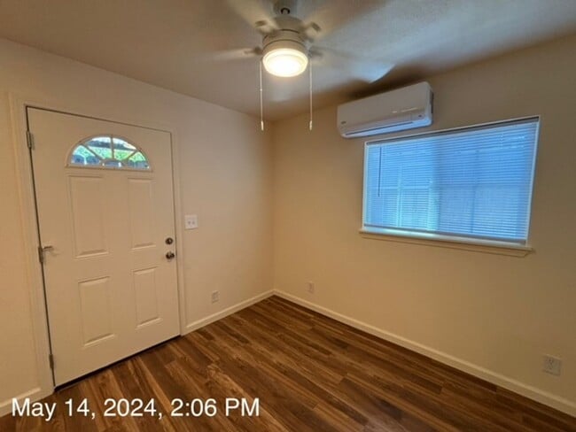 Building Photo - 079