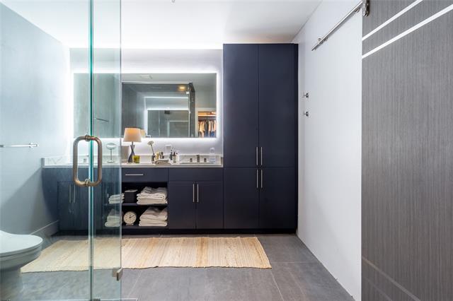 Building Photo - 3225 Turtle Creek Blvd Blvd