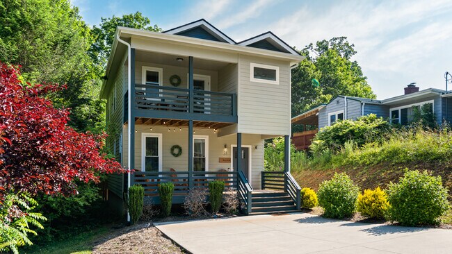 Primary Photo - 28 Wentworth Ave