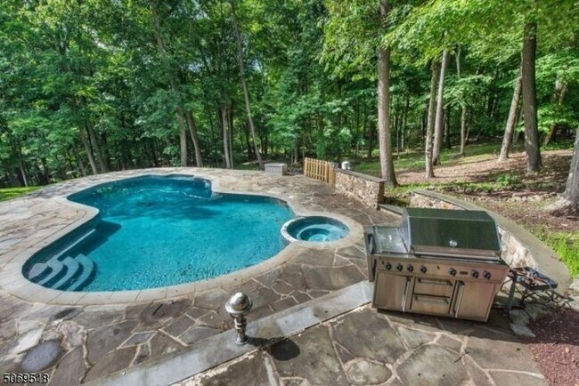 Building Photo - 3 India Brook Dr