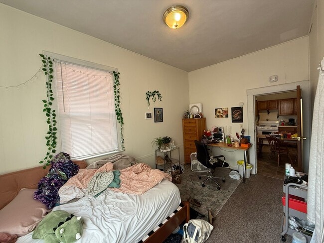 Building Photo - Live in the Heart of La Crosse - Spacious ...