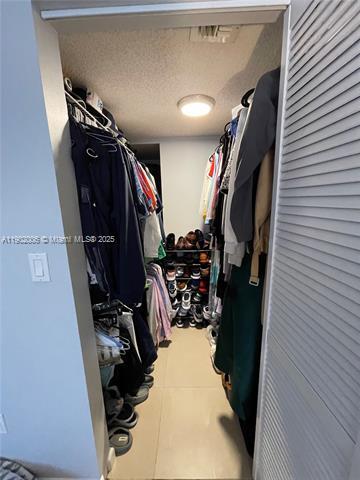 Building Photo - 540 Brickell Key Dr