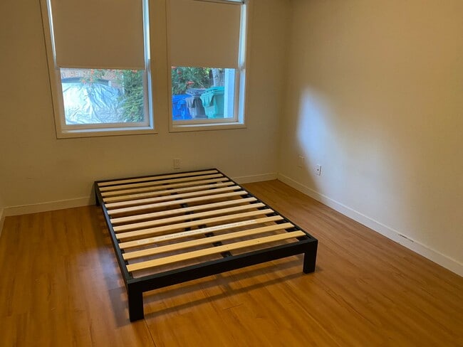 Building Photo - North Capitol Hill Garden Unit- 2 bedroom ...