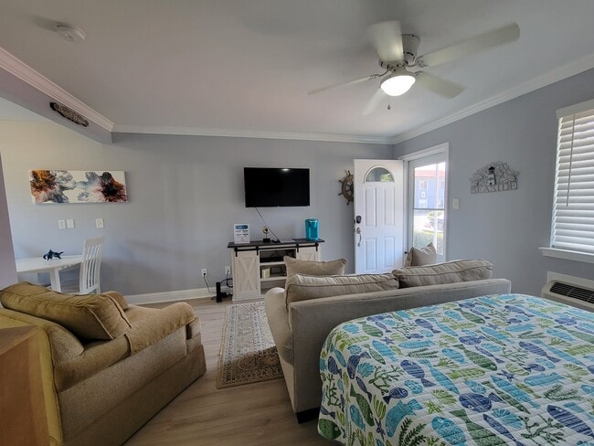 Building Photo - 1664 Beach Blvd