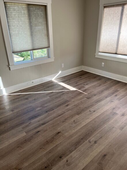 Building Photo - 524 25th St