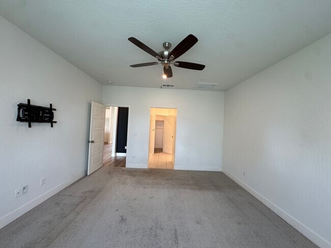 Building Photo - 601 Wishon Ave W