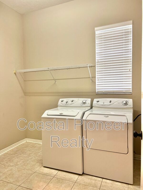 Building Photo - 9524 Greenpointe Dr