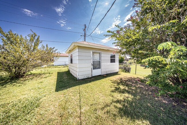 Building Photo - 4802 SE Avalon Ave