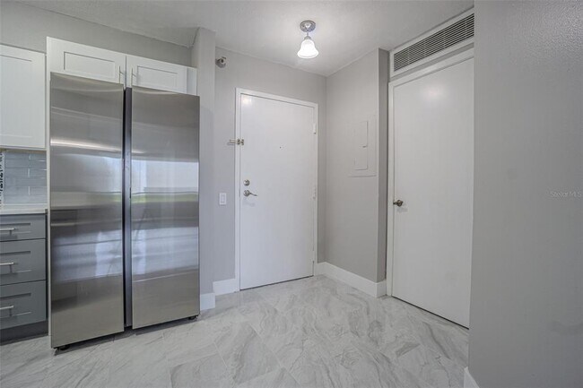 Building Photo - 2333 Feather Sound Dr