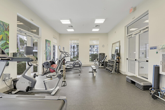 Building Photo - 515 Bay Colony Dr N