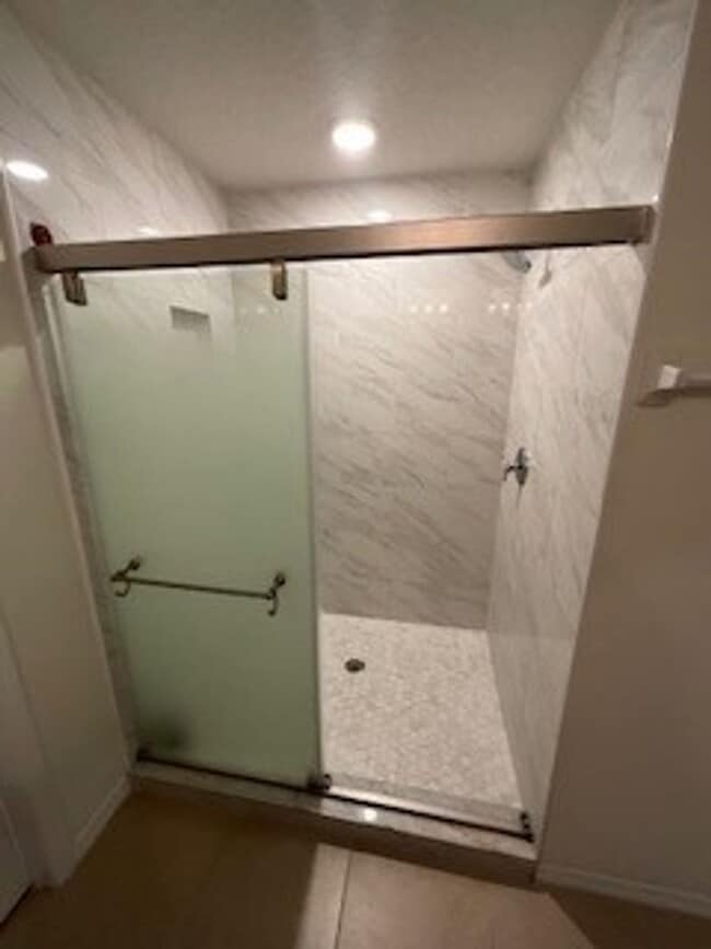 Building Photo - 5/3 Chestnut Village Home