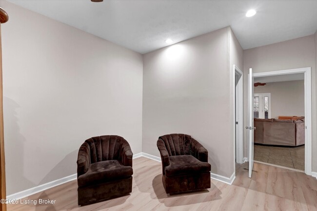 Building Photo - 2726 Brownsboro Rd