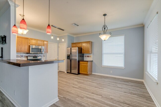 Building Photo - 2300 Wisteria Way