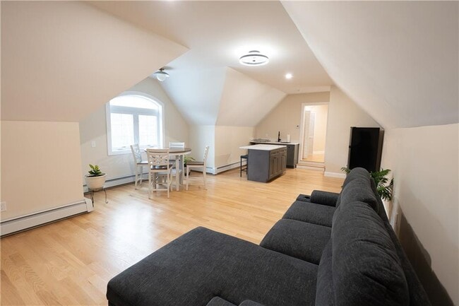 Building Photo - 197 Old Great Rd