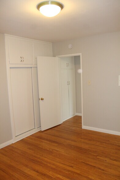 Building Photo - 445 E Providencia Ave