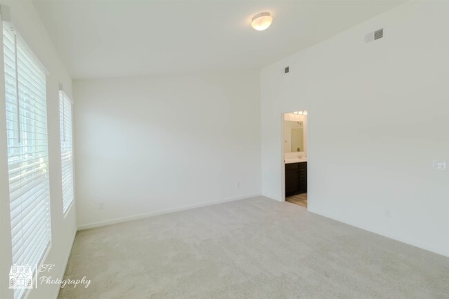 Building Photo - 151 Crescent Wy