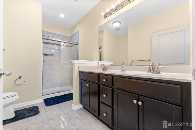 Building Photo - 917 Campbell St