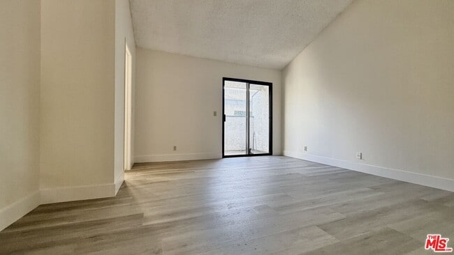 Building Photo - 31 Eastern Ave