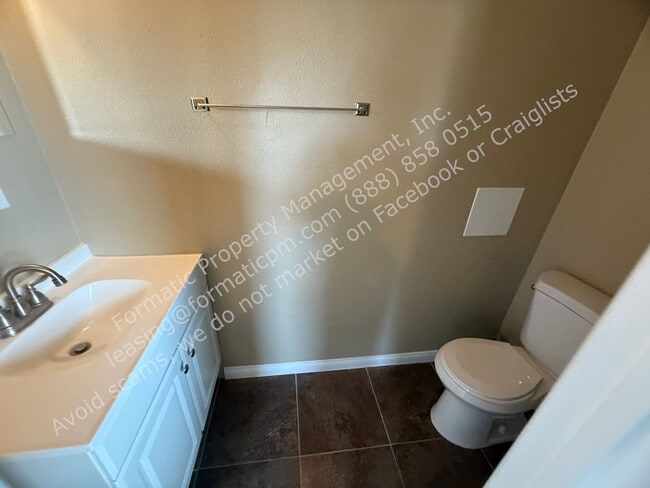Building Photo - 11771 Hazeldell Dr